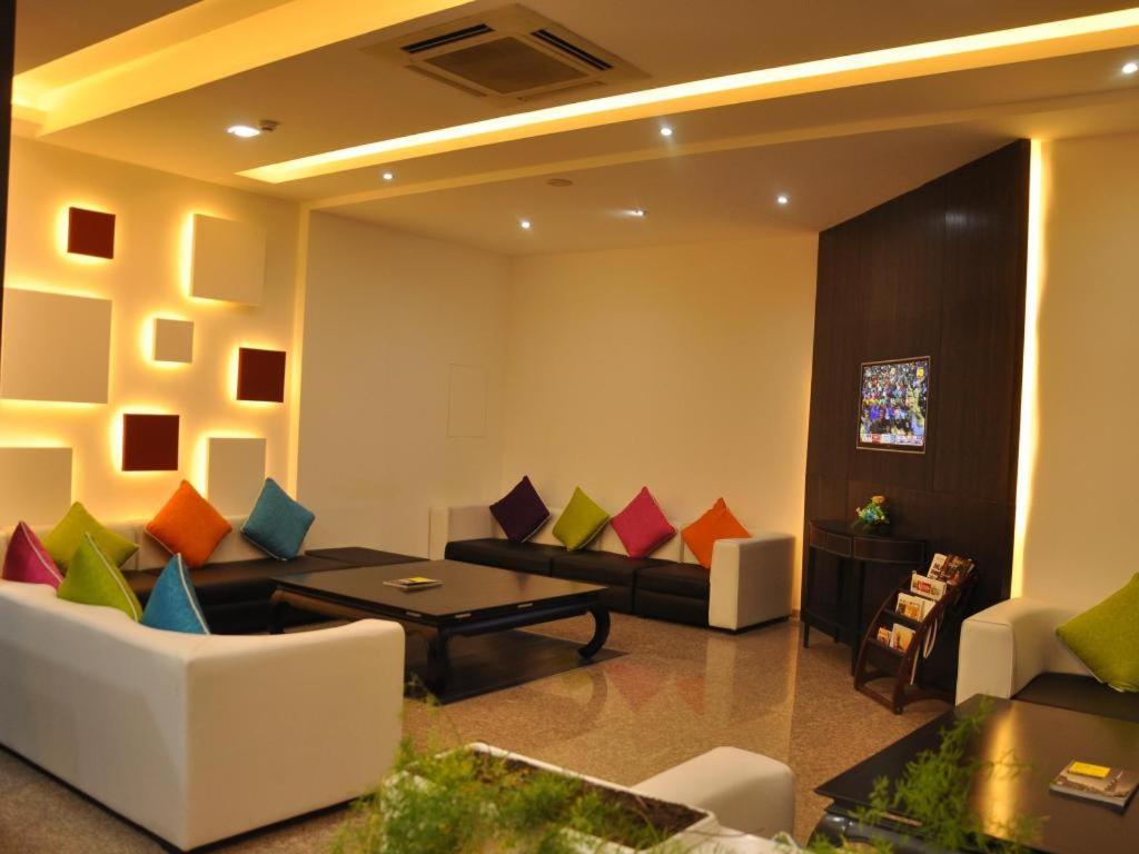 Johny International Hotel Muscat Ngoại thất bức ảnh