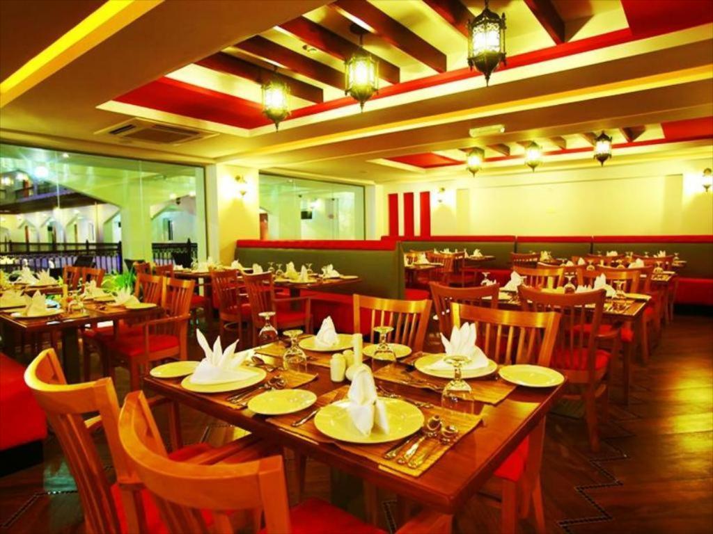 Johny International Hotel Muscat Ngoại thất bức ảnh